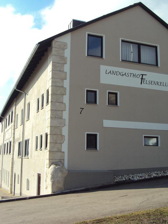 Landgasthof Felsenkeller Dinkelsbuehl Ngoại thất bức ảnh
